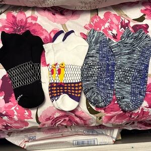 Bombas Women's Casual Socks Set - Black, White, Blue med 2 non slip New